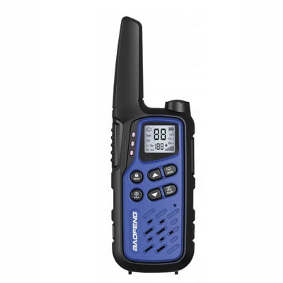 IPX4 Waterproof 5W Output Power UHF Walkie Talkie with 0-5km Talk Range and Rechargeable Battery